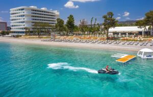 Isla Brown Corinthia (2)