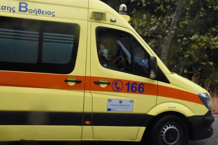 ΚΟΡΙΝΘΙΑ - ΤΡΟΧΑΙΟ ΑΤΥΧΗΜΑ ΣΤΑ ΔΕΡΒΕΝΑΚΙΑ ΜΕ ΔΥΟ ΤΡΑΥΜΑΤΙΕΣ.(Eurokinissi-Βασίλης Παπαδόπουλος)